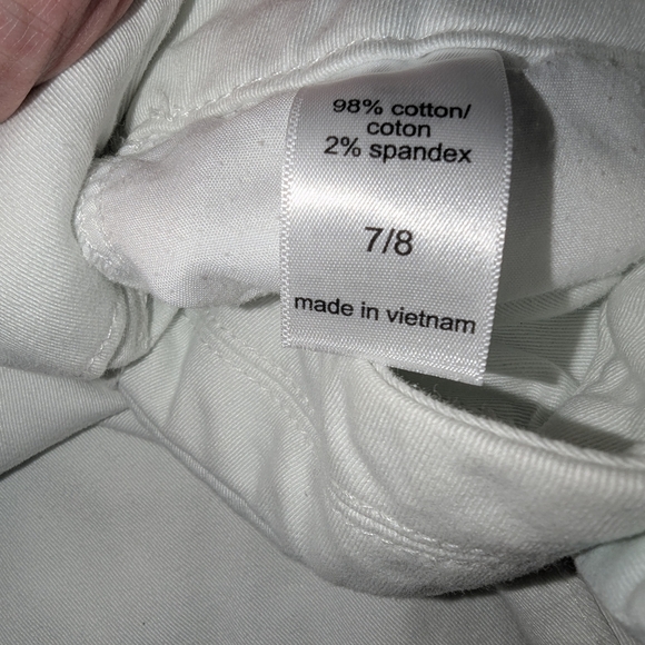 Maurices White Bermuda Shorts Tailored Fit - Picture 3 of 8